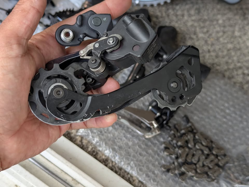 Shimano 2x11 Di2 Ultegra, DA, RS785 mix but full