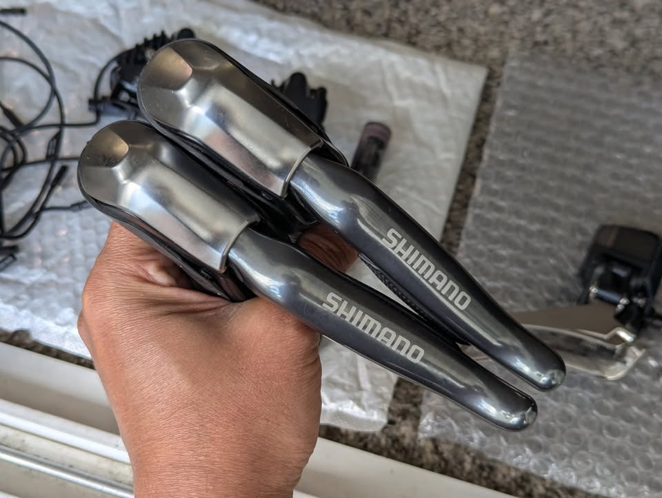 Shimano 2x11 Di2 Ultegra, DA, RS785 mix but full