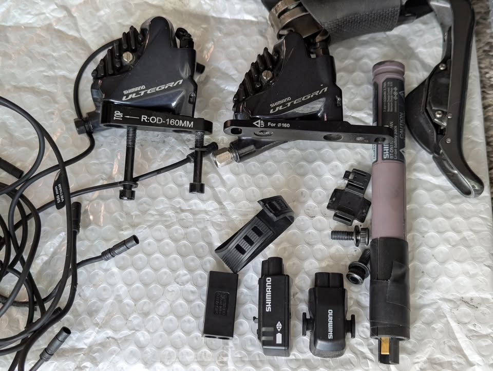 Shimano 2x11 Di2 Ultegra, DA, RS785 mix but full