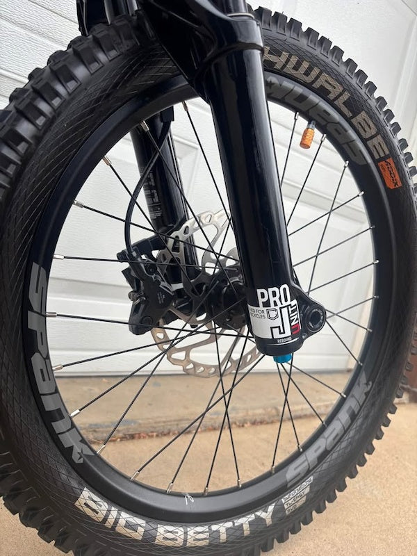 COMMENCAL CLASH 20" V2 CHAMPAGNE