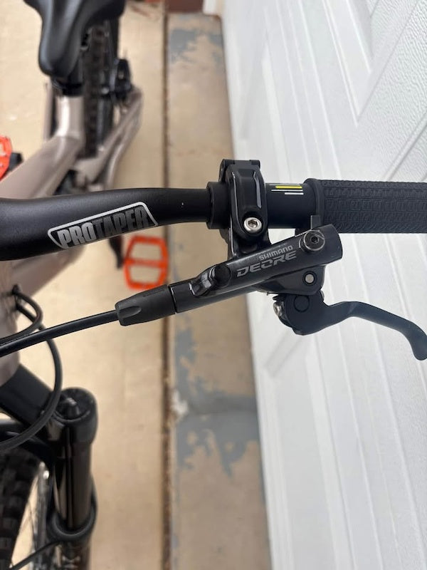 COMMENCAL CLASH 20" V2 CHAMPAGNE